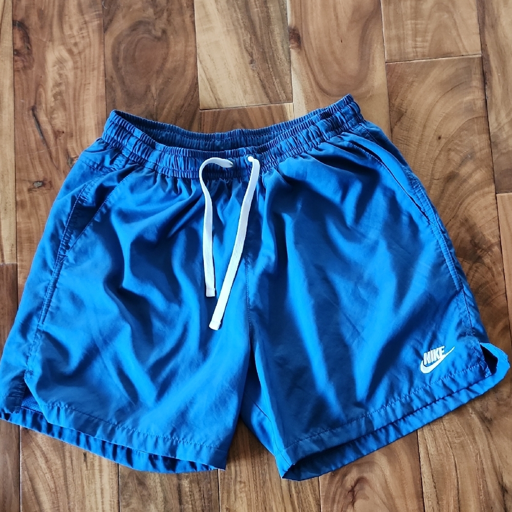 Nike Men's Blue Mesh-lined Shorts Large
